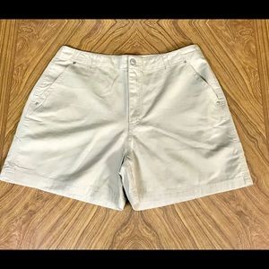 Gloria Vanderbilt High waist Chino Khaki Shorts 14